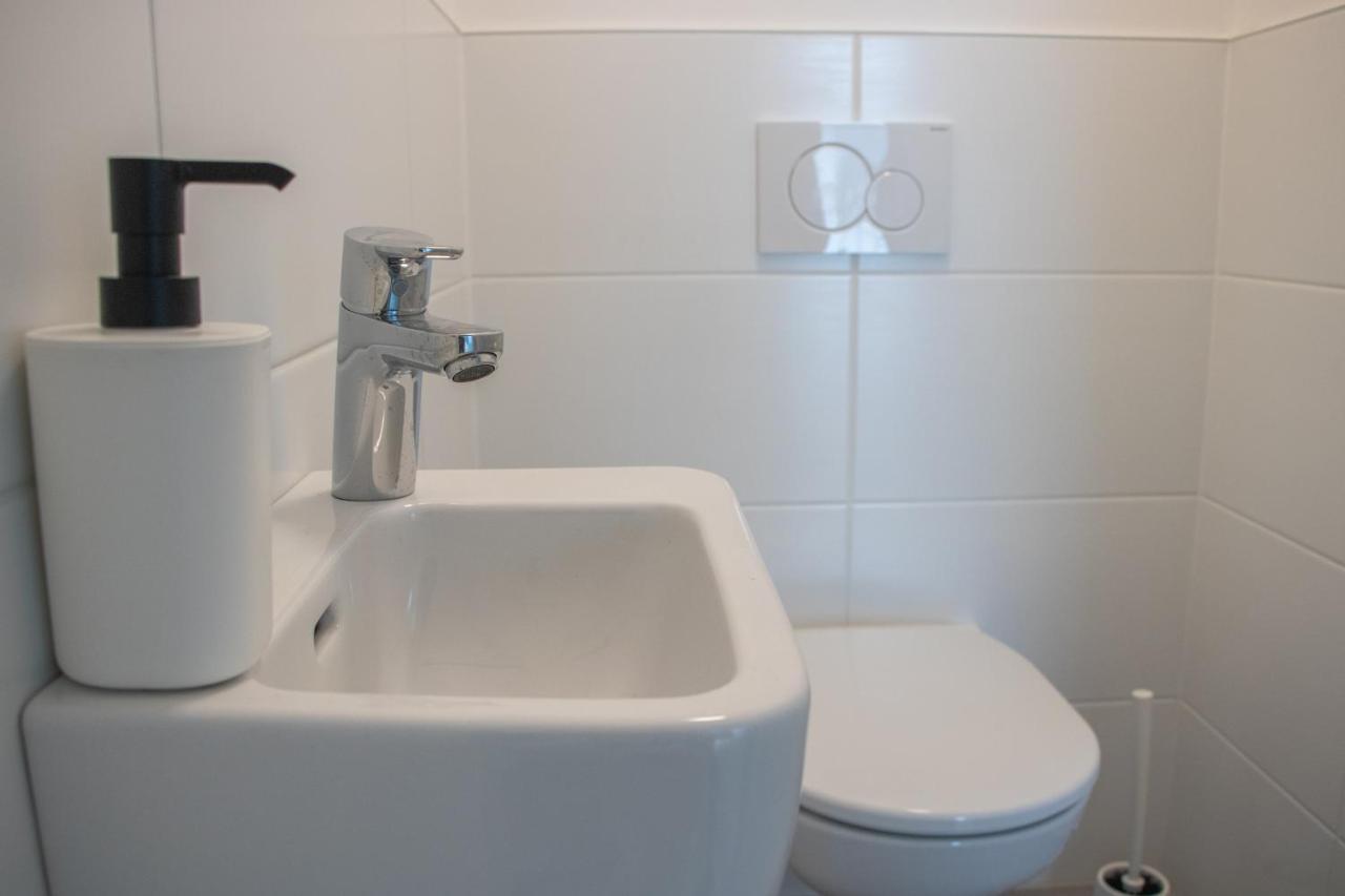 Flat2Go Modern Apartments - Harmony Of City And Nature Wina Bagian luar foto